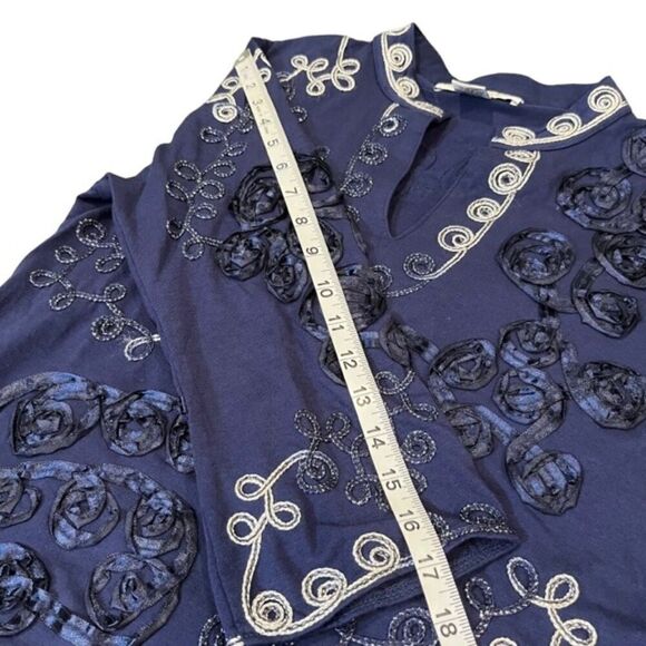Lauren Michelle Tunic Navy and Silver Embossed Size Medium - Picture 10 of 10